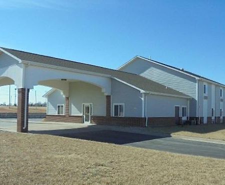 Herington Inn And Suites Exterior photo