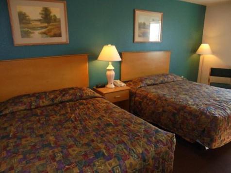 Herington Inn And Suites Exterior photo